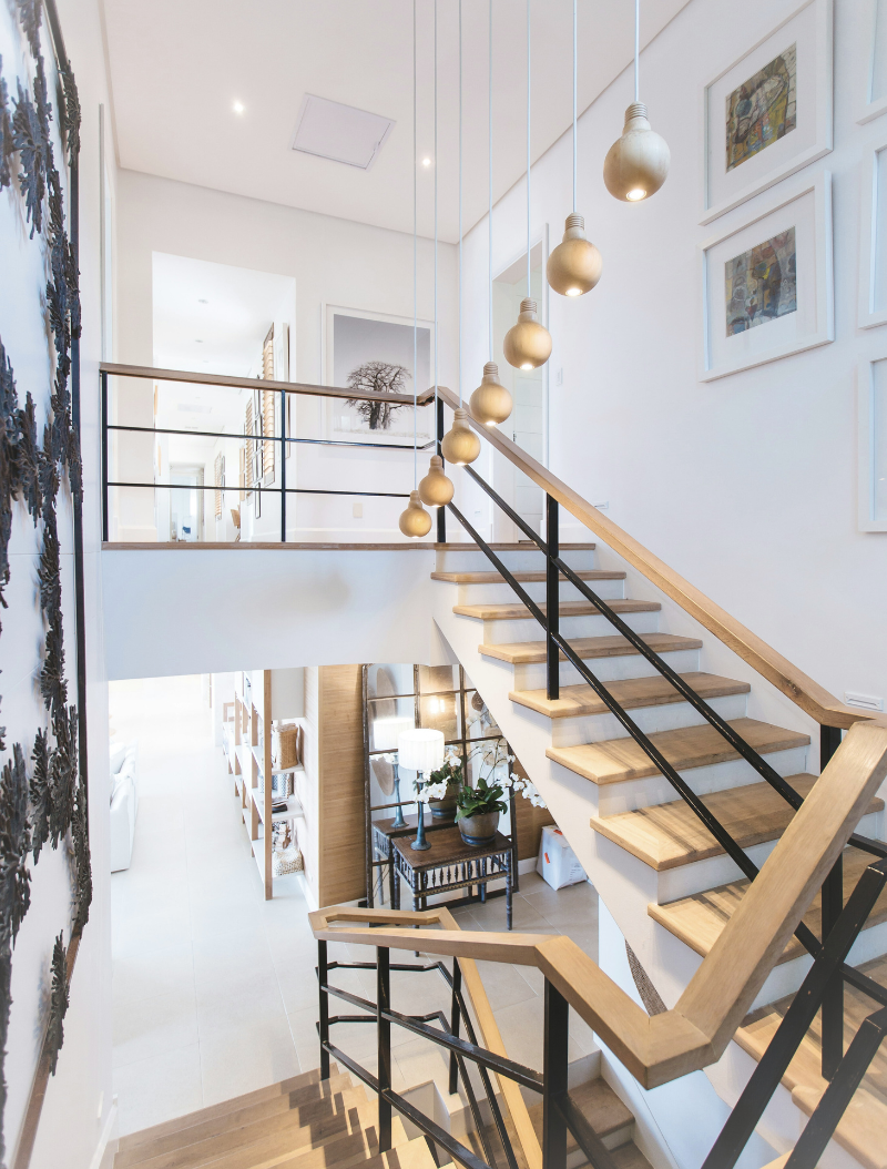 HOME_STAIRS_JEED